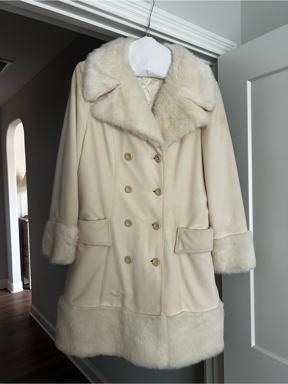 Women's Cream Faux Fur-Trim Double-Breasted Coat